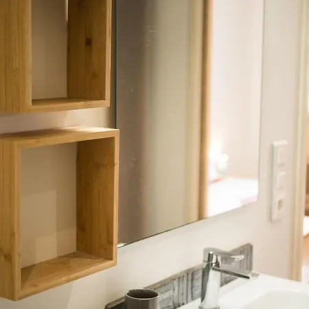 Lisa - Spacious Terrace Ground Floor - By Tgb Appartement