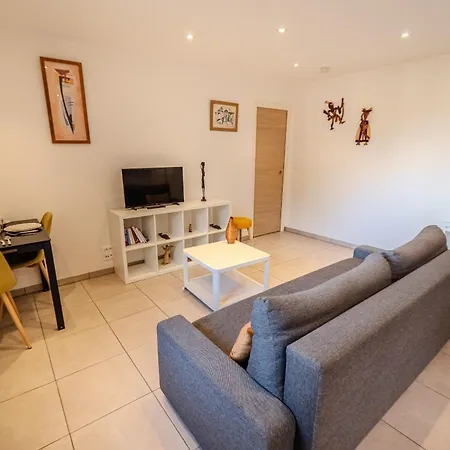 Lisa - Spacious Terrace Ground Floor - By Tgb Appartement