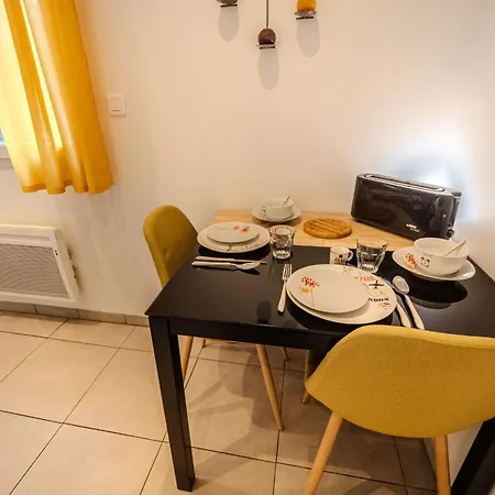 Lisa - Spacious Terrace Ground Floor - By Tgb *