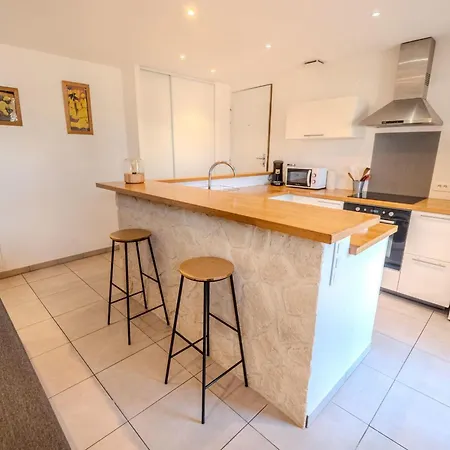 Lisa - Spacious Terrace Ground Floor - By Tgb Appartement