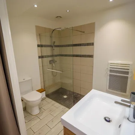 Lisa - Spacious Terrace Ground Floor - By Tgb *