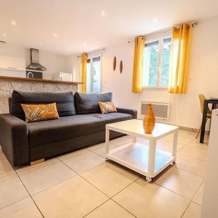 Apartman Lisa - Spacious Terrace Ground Floor - By Tgb