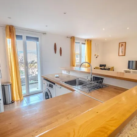 Apartman Lisa - Spacious Terrace Ground Floor - By Tgb
