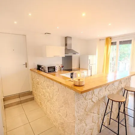 Lisa - Spacious Terrace Ground Floor - By Tgb Apartman *