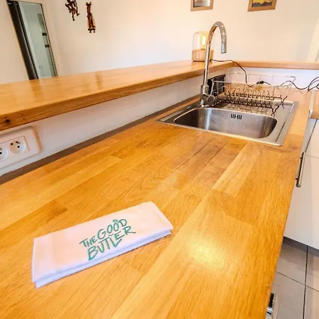 Lisa - Spacious Terrace Ground Floor - By Tgb Apartman