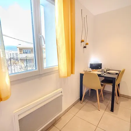 Apartman Lisa - Spacious Terrace Ground Floor - By Tgb