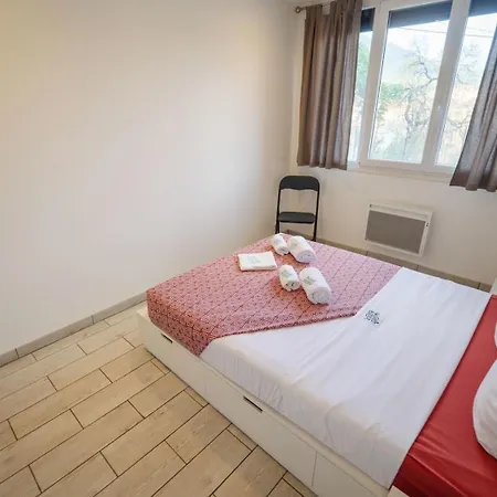 Apartman Lisa - Spacious Terrace Ground Floor - By Tgb *
