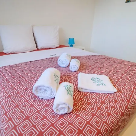 Lisa - Spacious Terrace Ground Floor - By Tgb Apartman