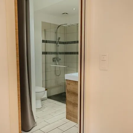 Lisa - Spacious Terrace Ground Floor - By Tgb Apartman
