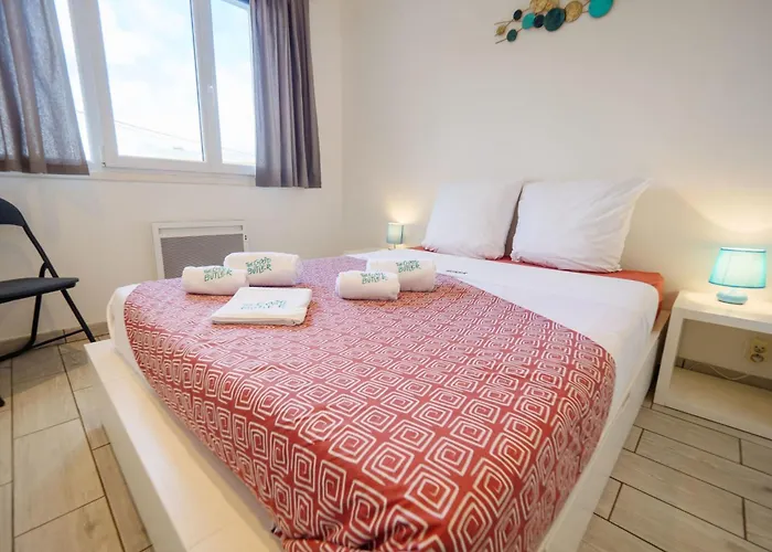 Lisa - Spacious Terrace Ground Floor - By Tgb *