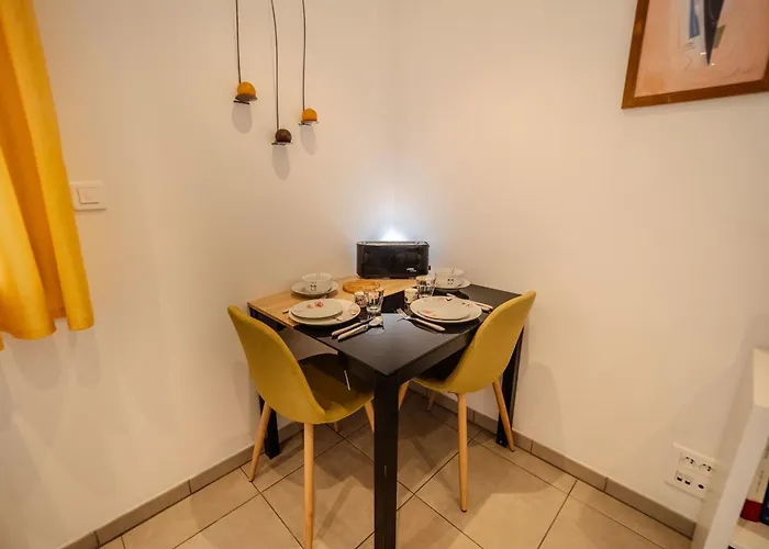 Lisa - Spacious Terrace Ground Floor - By Tgb *