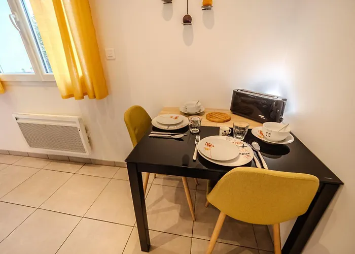 Lisa - Spacious Terrace Ground Floor - By Tgb *