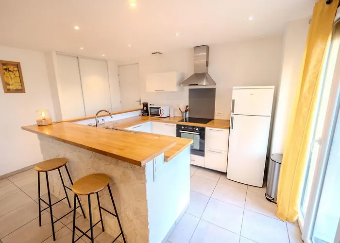 Lisa - Spacious Terrace Ground Floor - By Tgb Appartement